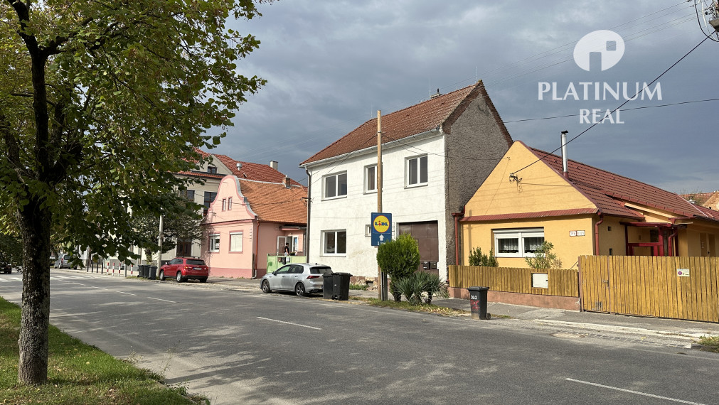 Predaj murovaného rodinného domu v centre - Vajnory