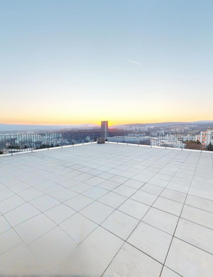 REZREVOVANÉ ->>Predaj 5-izbového bytu 120m2 + 130m2 terasy, LifeParkResidence, Drotárska, parkovanie, sklady....